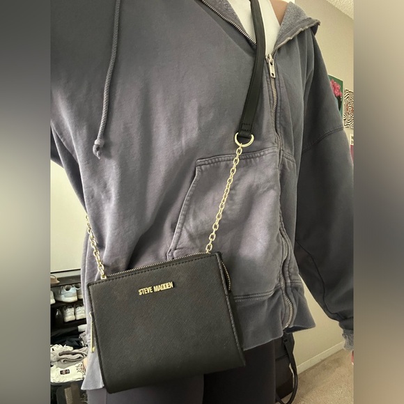 Black with Gold Detail Steve Madden Smaller Crossbody. Multiple Compartments - Picture 13 of 13